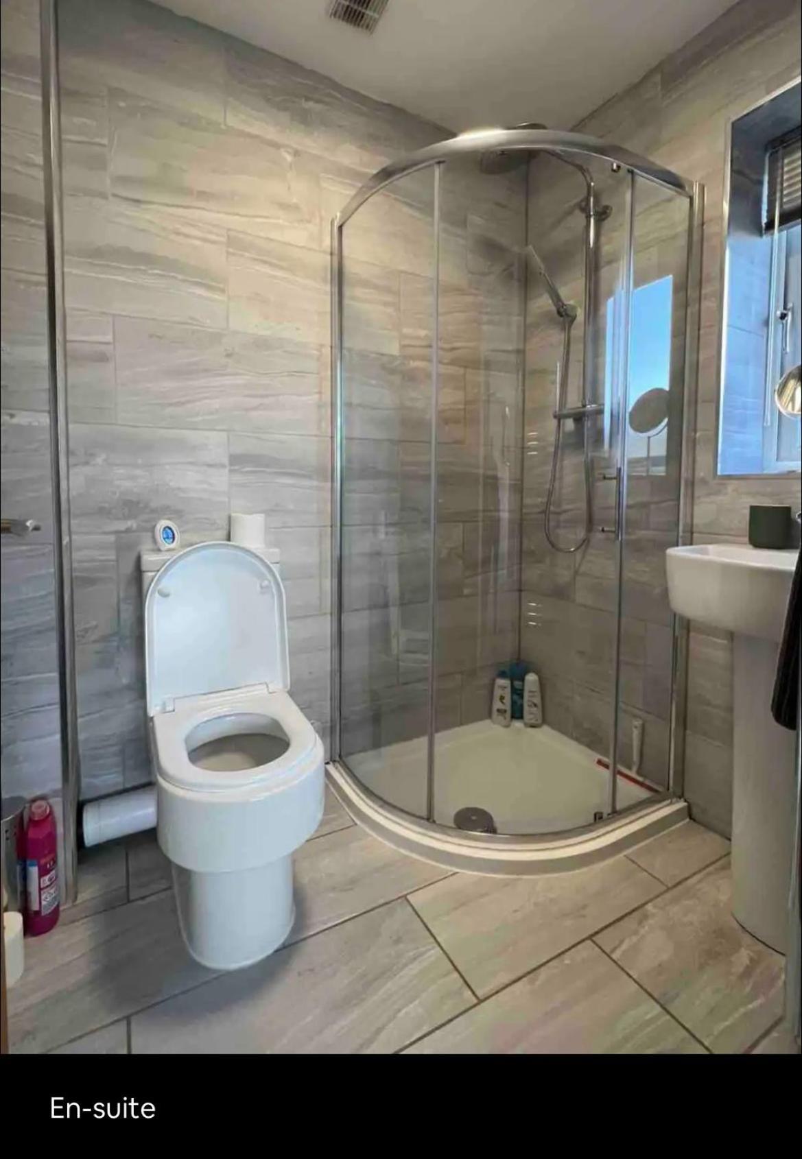 Green 3 Bed Bungalow With En-Suite And Parking Felton  Exterior foto